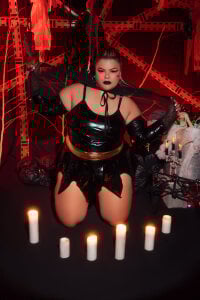 KiimBrooks The dark side of desire 🖤🦇🌙 Pic 2