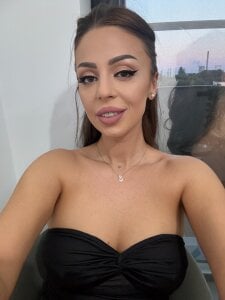 HayleyBlair Public Pic 2