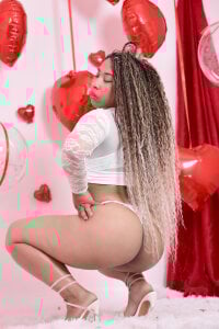 KarlieMoore Happy valentine's day ❤️❤️ รูป  2