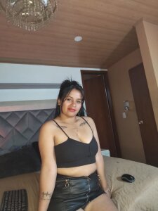 Desirelust_ Public Pic