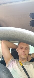 In the car od Pineapple04  2 snímek