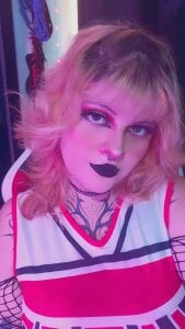 Mariana_velezz Can I cheer you up a little?😏😈 Pic