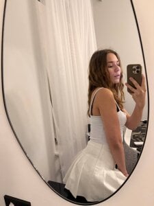 AdrianaCoenen Do you like listening to sad songs? Pic 3