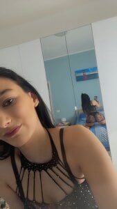 AnnnMary Black dress Pic