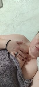 Alex_Goddess_ Public Pic 2