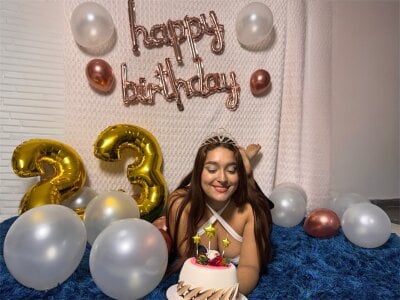 Emily_Harpeer celebrating my birthday ❤😍 Εικόνα 4