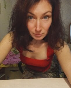 AmiraGoldd Public Pic 2