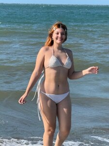 Ania_jones the beach and me Hình 7