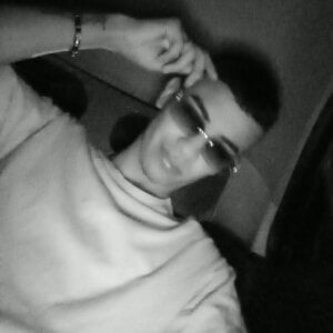 Quiet but hot guy 🫢 od agustiinboy  2 snímek