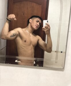 🥵 de Tayler_Cross  4 Imagens