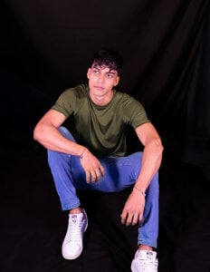 AlessioVitale: 😏 You can’t stop staring, can you? ( 3 фото)