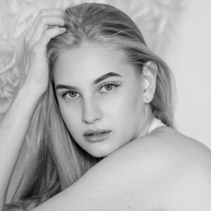 Emmastonofiend Public Pic