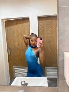 21shazzy Sexy babe Foto 4