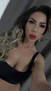 LoreennAny Priviri care topesc 😍 . fénykép