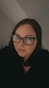 Curvy-Clare-30 Everyday favs Pic 3