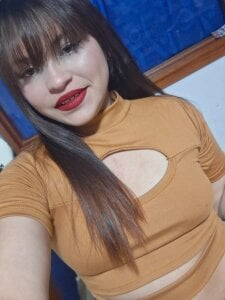 lucy_red_ Public Gambar 5