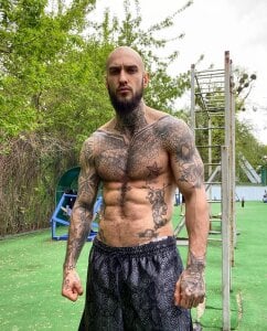 Be strong de maxi_foxxx  4 fotos