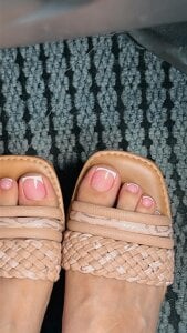 BarbaraSlim my feet Pic 3