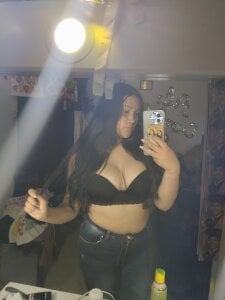 zaray_07 Public Pic 2