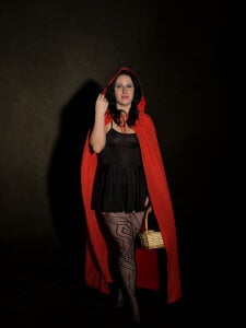 rh de JuliyaMayss  7 Imagens