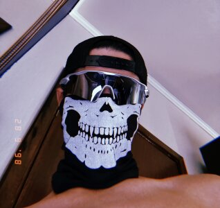 CaveiraHot Public Pic