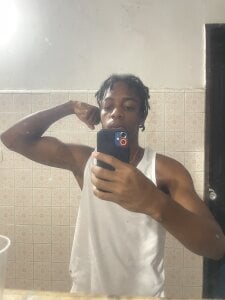 Larry-n-clouds Public Pic 2