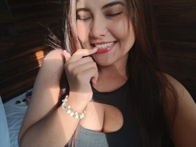 Lolaa-evans: Public ( 4 фото)