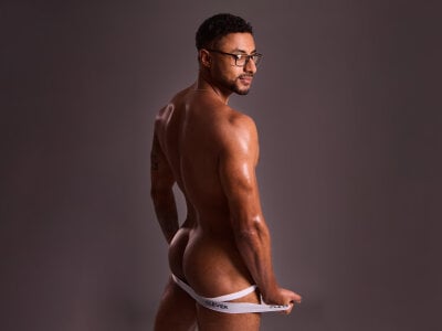 a very wet and very hot body de LiamGarcia1  Imagens