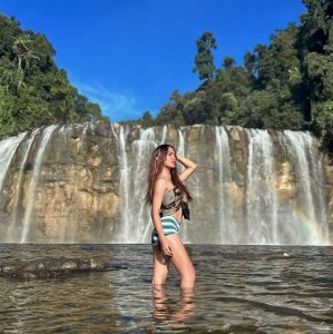 CarlaIyot Public Pic