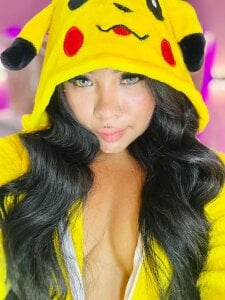 MarianaGarciaa__I know you like it when I look naughty but you love it when I look sweet and tender Bild