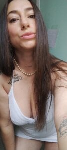 Happy New Year! 🎉✨ de Samantha_curvy1  2 photos