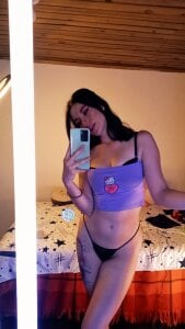 alisson_972804 Front On Mirror Pic 9