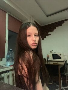 AnnyLadger Public Pic