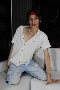 lenni_sirius Every tI see you, it makes me want to rip off your clothes and kiss you everywhere. Pic 6