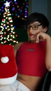 Dannyhot_ A gift that doesn't fit under the tree Pic 5