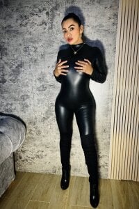naomy_smithxx sexy latex girl Bilde 4