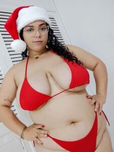 TiffantyAndStacy tiif with christmas hat 사진