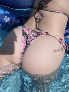only_kitty_kruz Pool days Pic 6