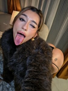 ConnieDeep Me 🍾 Kuva 2