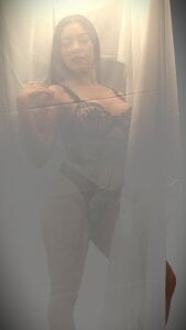 lexiethompson_ between veils 🌹 Pic