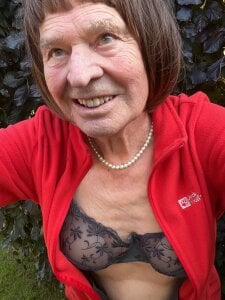 Dorle45 Schön ist es im Garten Pic 3