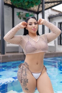 MiaRoberts1 Serene as water, free as the breeze. Gambar 5