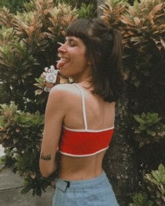 Girlinthehouse Public Pic 4