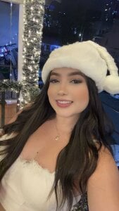 Emiily_Moore1 Christmas 🤍✨ Pic 3