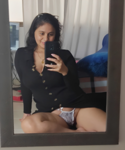 Sharon-Hot77 PHOTOS IN THE MIRROR Pic 4