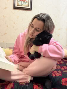 reading a sexy book de MaryBennetts  Imagens