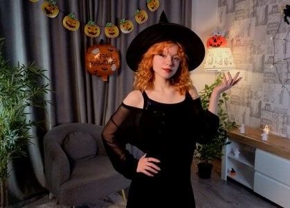 TiannaBorlace little witch Vanessa Fotka