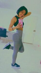 _zoe_bakerr Public Pic 2