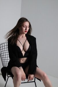 Join ChristyCraym Live Sex Chat - Profiles, Reviews, & Porn