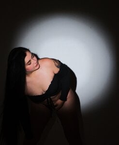 ZiaCooper_ Public Pic 3